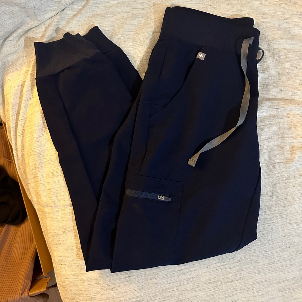 Figs Zamora Scrub Joggers XS/Petite in Navy